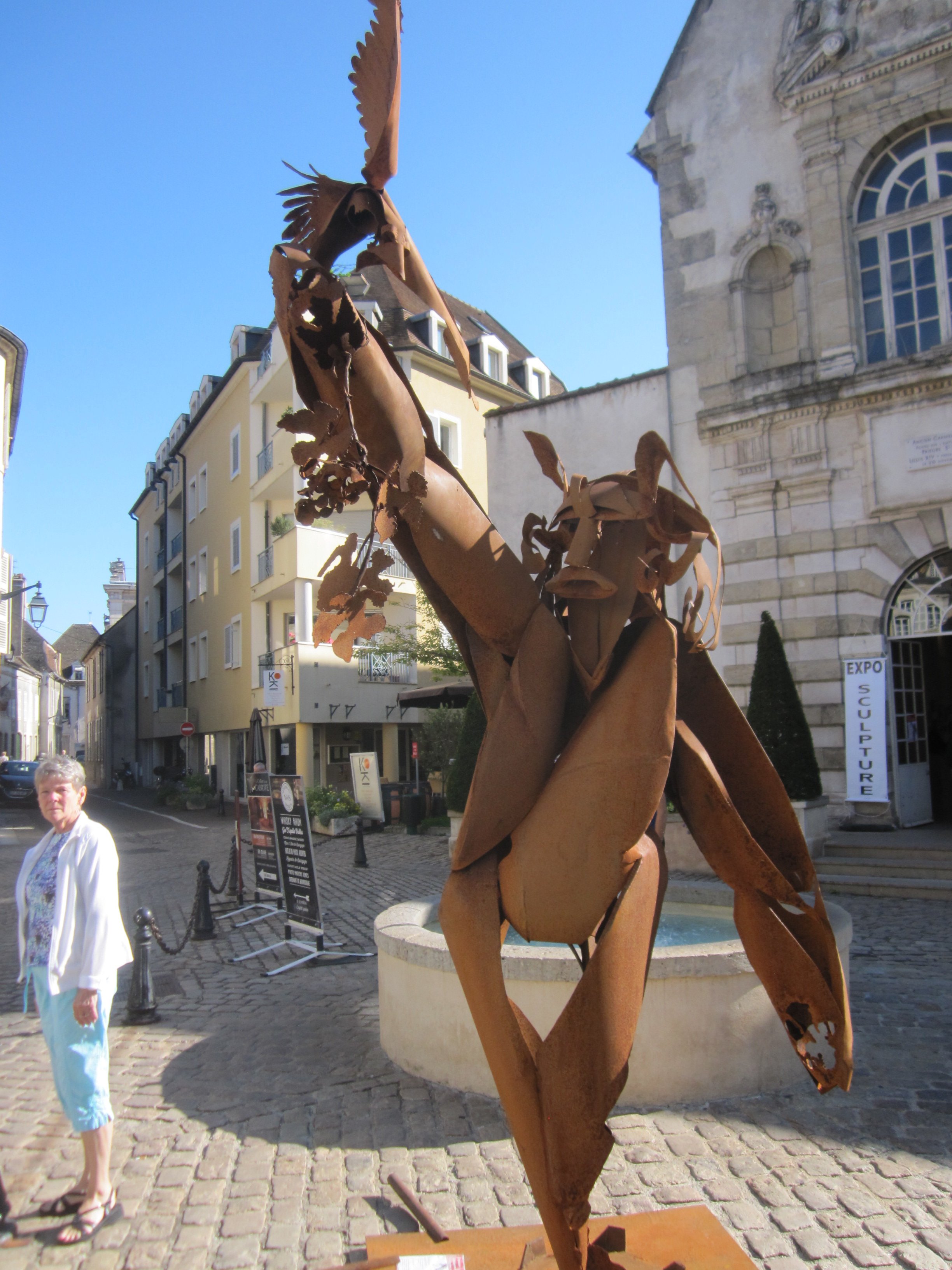 sculptureatchapelsaintetienne.jpg